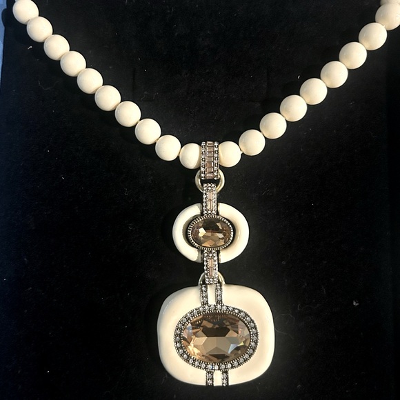 Heidi Daus "Super Chic" Crystal Enamel Cream/Amber Necklace. New in Box - Picture 1 of 4